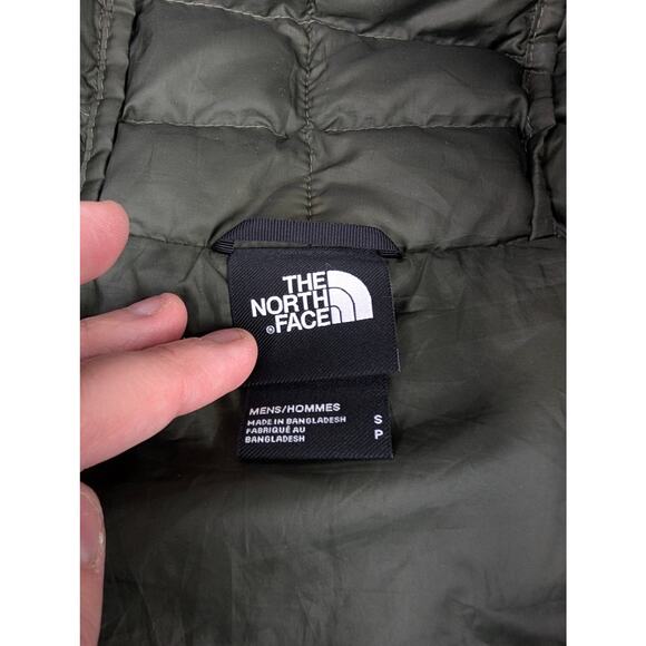 The North Face Men's Small Olive Quilted Thermoball Hooded Jacket - Picture 2 of 12